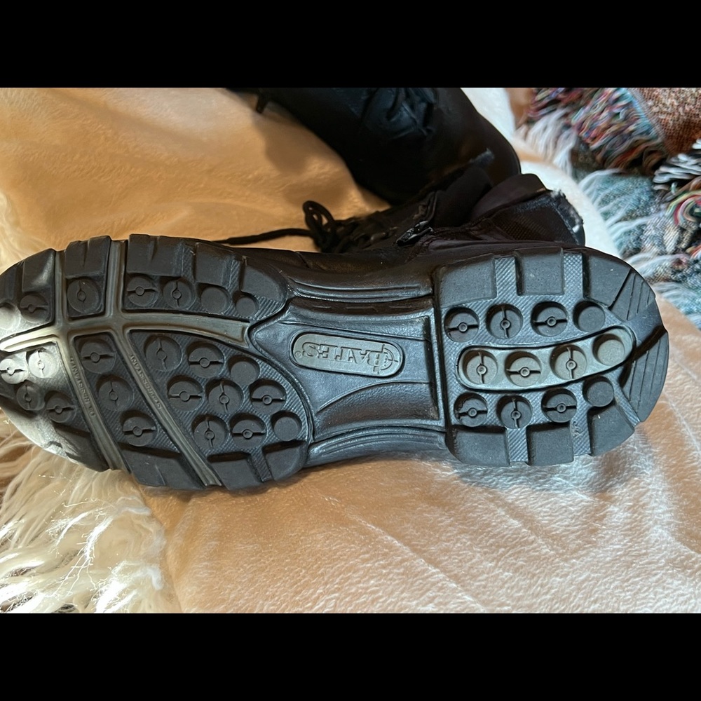 Bates military boots very good condition. Only worn a few times.